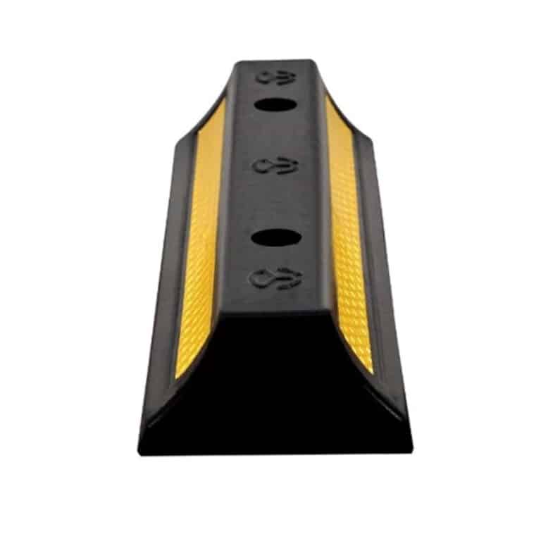 ยางกั้นล้อรถ 48x14x10 Cm.