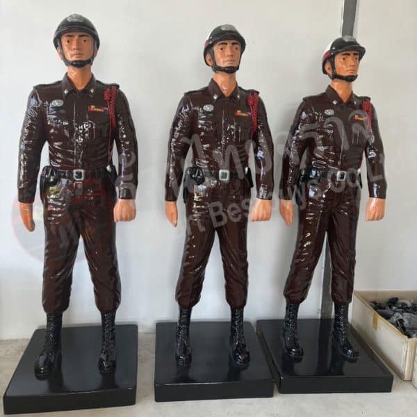 หุ่นจ่าเฉย