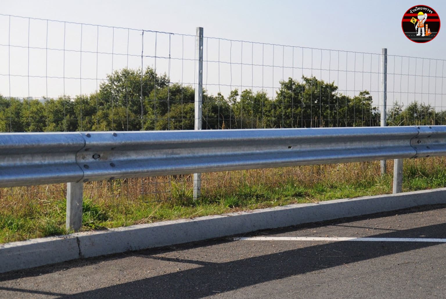 แผ่นการ์ดเรล