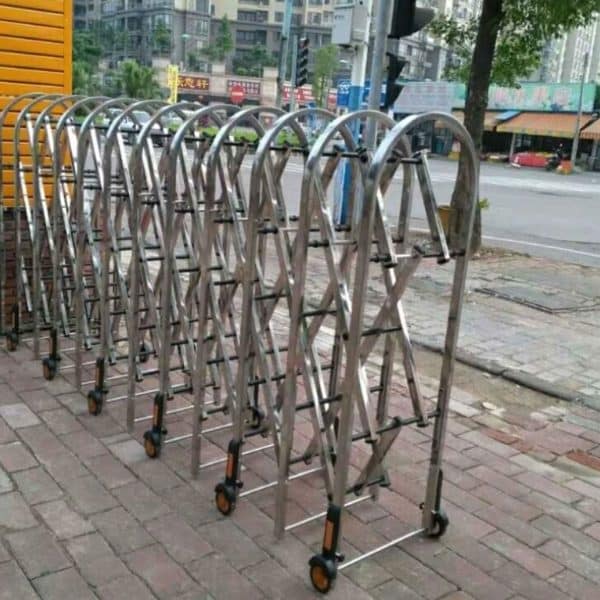 แผงกั้นยืดหดได้