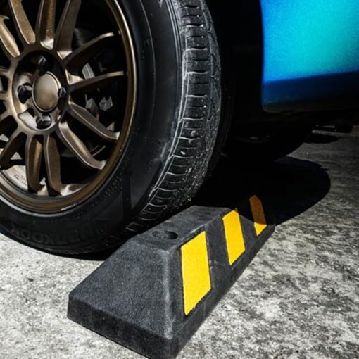 ยางกั้นล้อรถ 55x15x15 Cm.