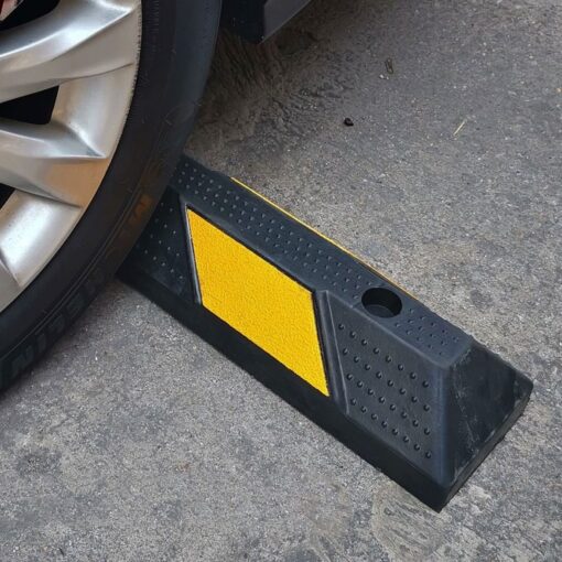 ยางกั้นล้อ 90x15x10 Cm.