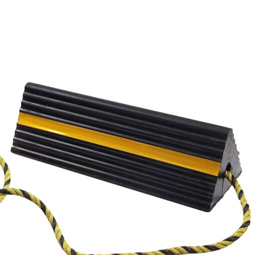 ยางกั้นล้อสามเหลี่ยม