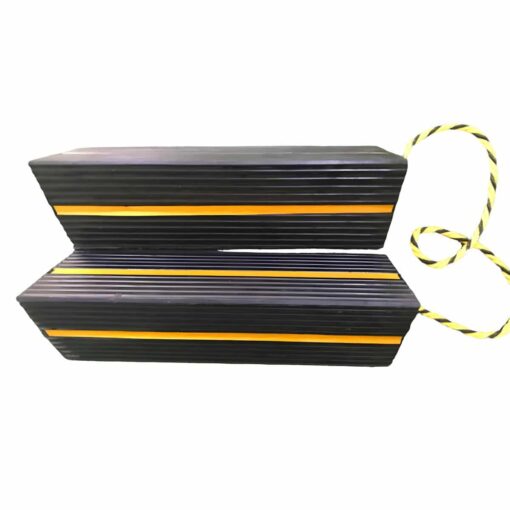 ยางกั้นล้อสามเหลี่ยม