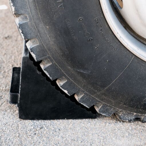 ยางกั้นล้อขนาดใหญ่ 29x33x26 Cm.