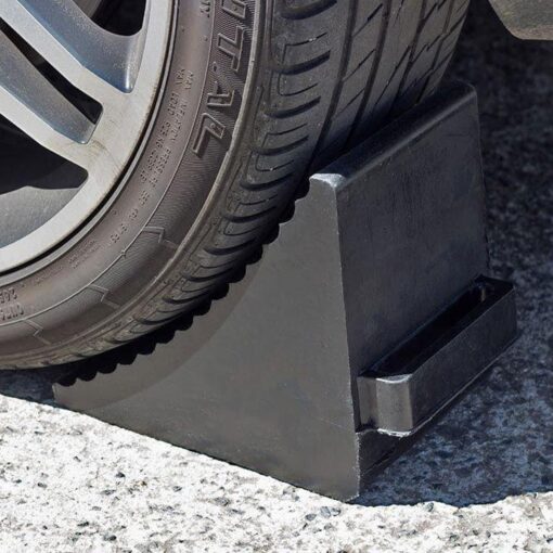 ยางกั้นล้อขนาดใหญ่ 29x33x26 Cm.