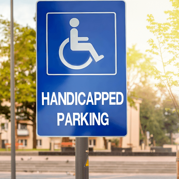 ป้ายที่จอดรถคนพิการ