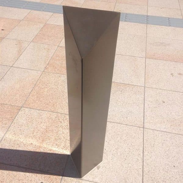 เสาสแตนเลสชนิดหัวตัดเหลี่ยม