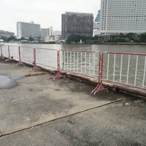 แผงกั้นจราจร