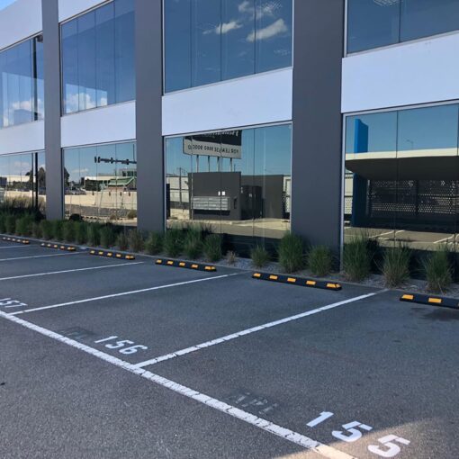 ยางกั้นล้อ ขนาด 165x15x10 Cm.