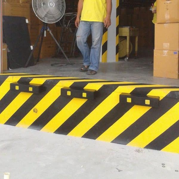 ยางกันชนขอบเสา