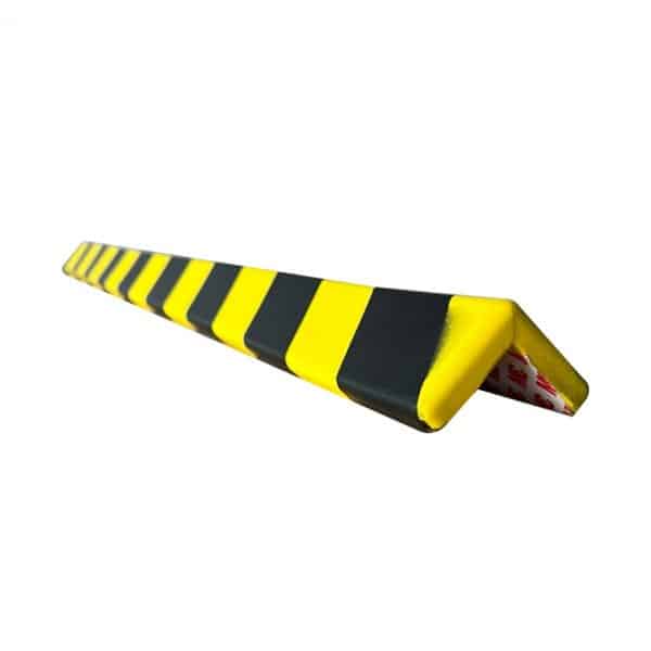 โฟมติดมุมกันกระแทก วัสดุ PU สีเหลือง-ดำ ขนาด 4.5x100 Cm.