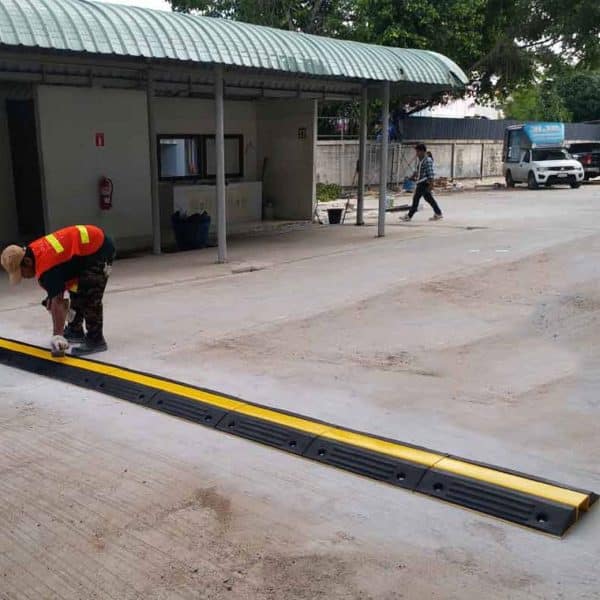 ยางชะลอความเร็ว