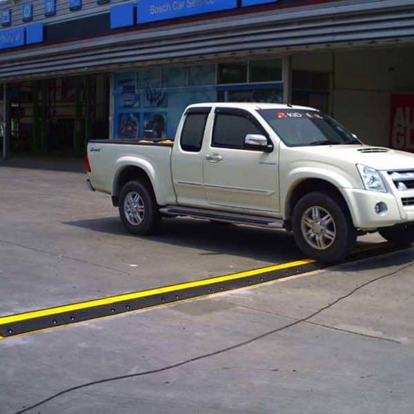 ยางชะลอความเร็ว