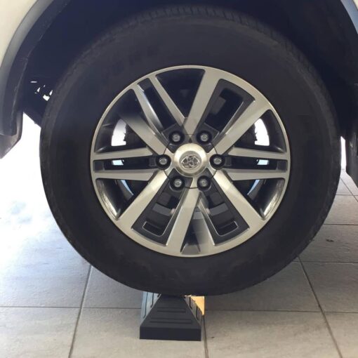 ยางกั้นล้อ ขนาด 15.5×55.5×10 Cm.