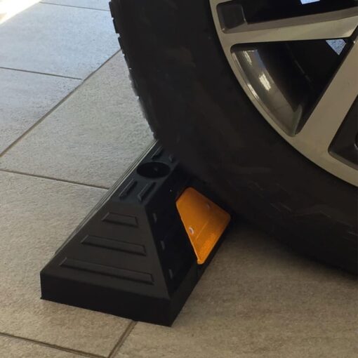 ยางกั้นล้อ ขนาด 15.5×55.5×10 Cm.