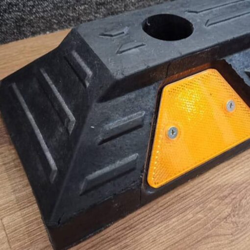 ยางกั้นล้อ ขนาด 15.5×55.5×10 Cm.