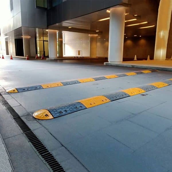 ยางชะลอความเร็ว