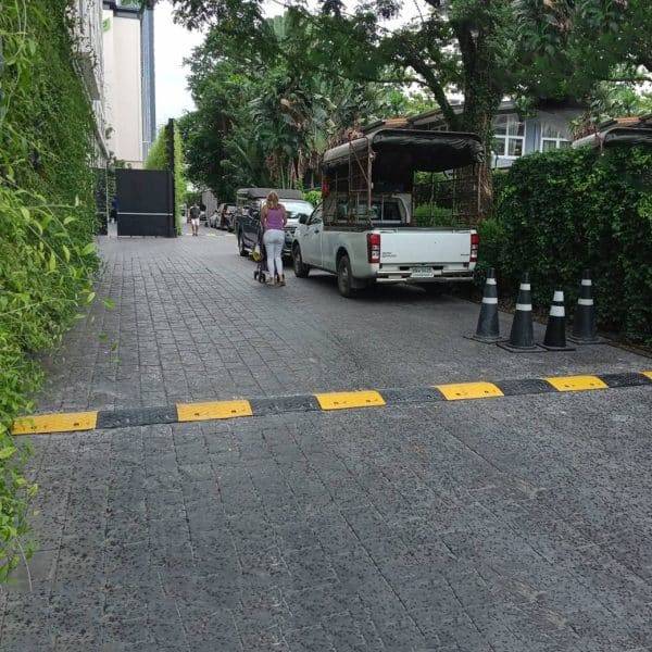 ยางชะลอความเร็ว