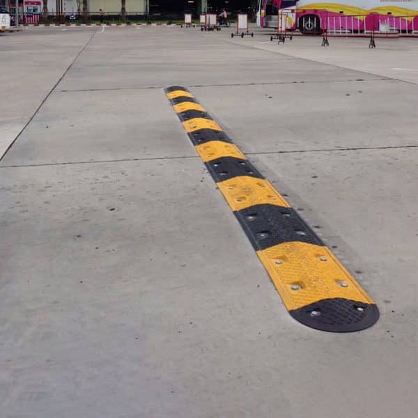 พลาสติกชะลอความเร็ว