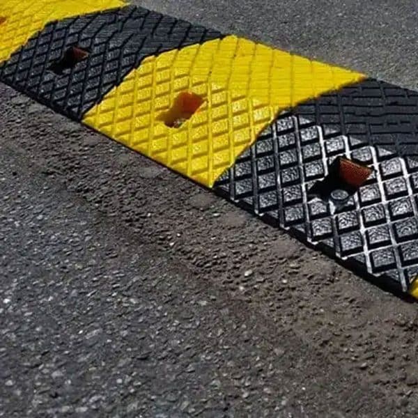 พลาสติกชะลอความเร็ว