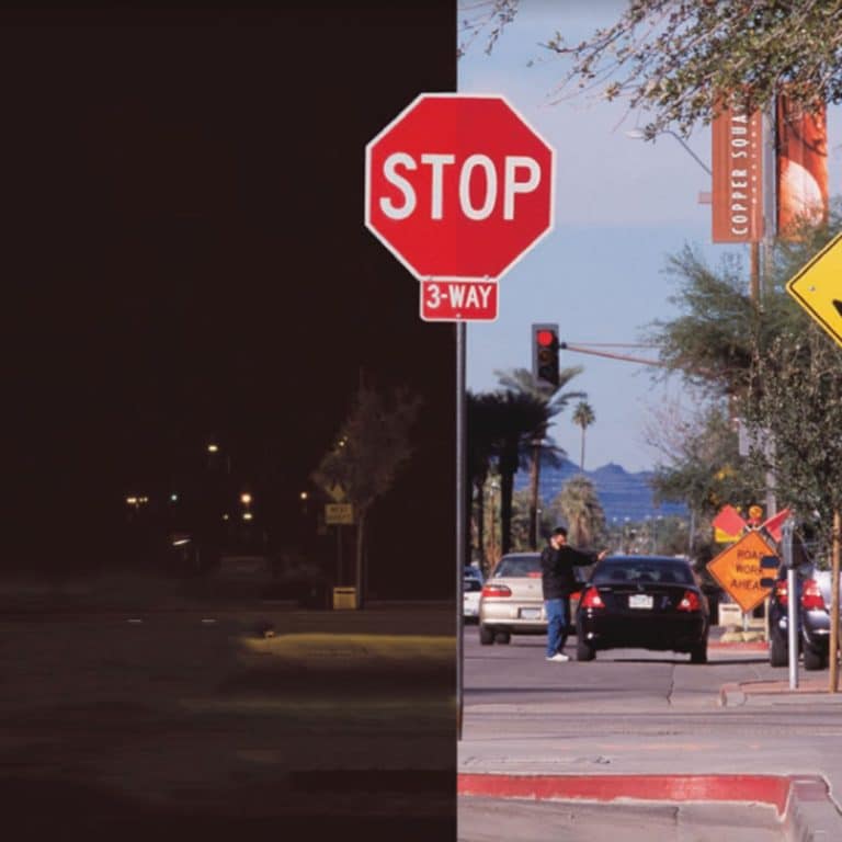 ป้ายจราจรติดสติ๊กเกอร์สะท้อนแสง 3M