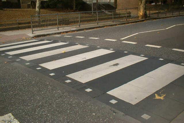 Color of the zebra crossing