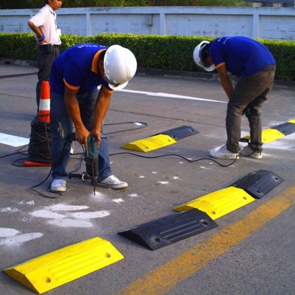 ยางชะลอความเร็ว