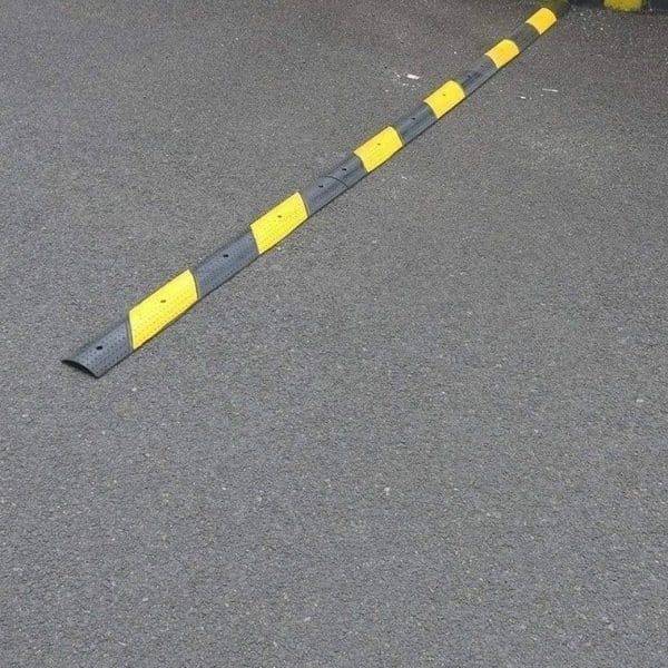 ยางเส้นสะเทือนชะลอความเร็ว