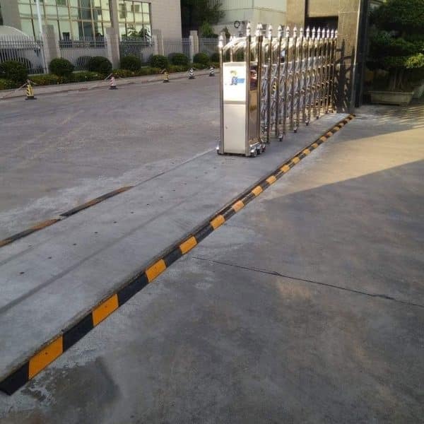 ยางเส้นสะเทือนชะลอความเร็ว