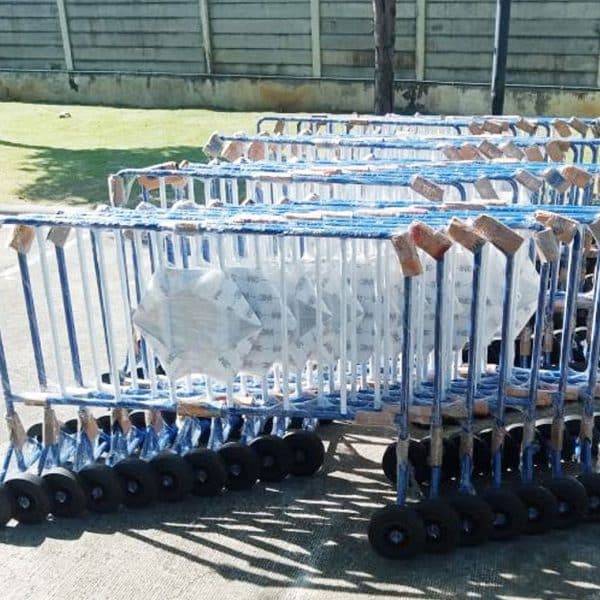 แผงกั้นจราจรสีน้ำเงิน