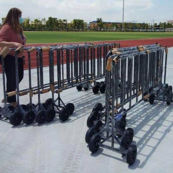 แผงกั้นจราจรสีดำ