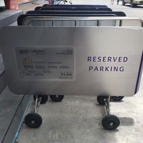 แผงกั้นเหล็ก VIP