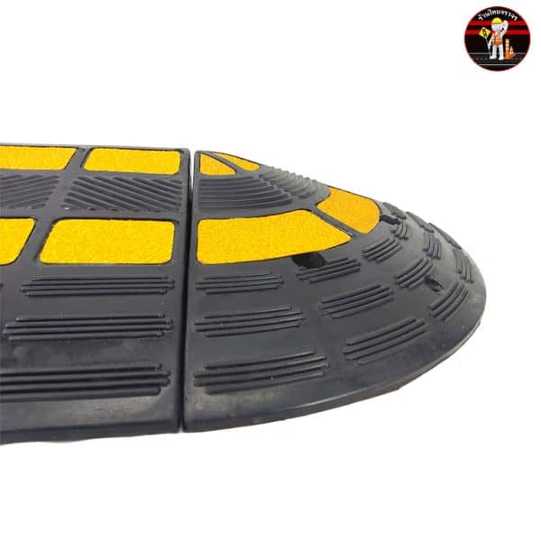 หัวปิดยางปีนฟุตบาท 30 x 30 x 10 Cm. สีดำ พร้อมสติ๊กเกอร์สะท้อนแสงสีเหลือง - Image 7
