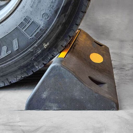 พลาสติกกั้นล้้อรถ TPU