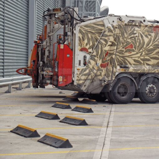 พลาสติกกั้นล้้อรถ TPU