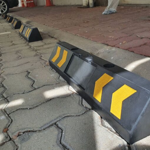 ยางกั้นล้อ ขนาด 10 x 60 x 12 Cm.