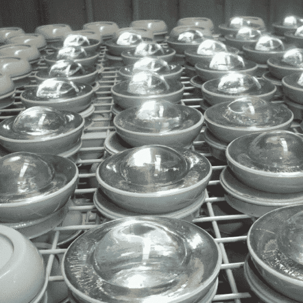 หมุดลูกแก้วสะท้อนแสง