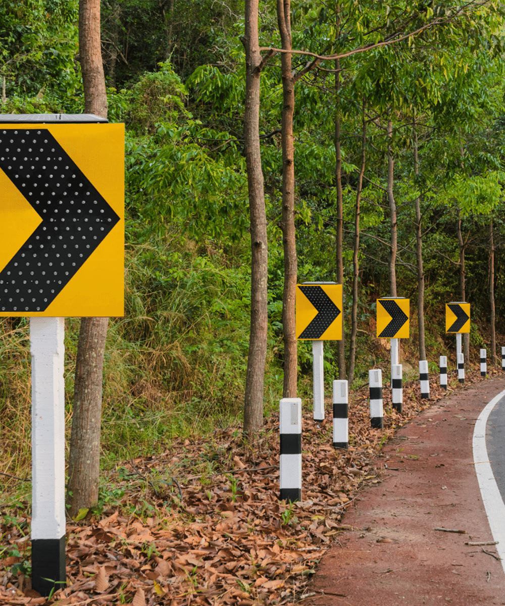 ป้ายไฟกระพริบพลังงานเเสงอาทิตย์ เชฟร่อนไร้สาย LED