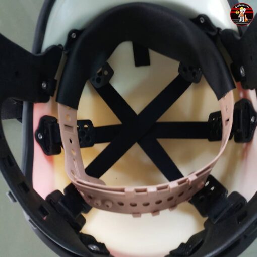 หมวกกันน็อคตำรวจจราจร