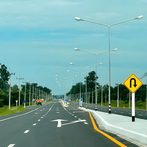 เสาไฟฟ้าส่องสว่าง พร้อมกิ่งคู่