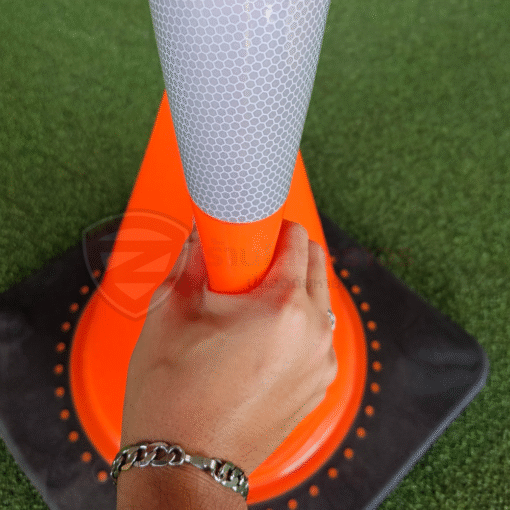 กรวยจราจร PVC ขนาด 70 ซม. ฐานยางเพิ่มน้ำหนัก